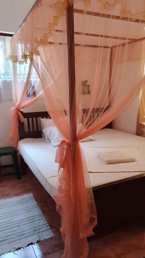 Guesthouse Kind And Love Hikkaduwa Extérieur photo