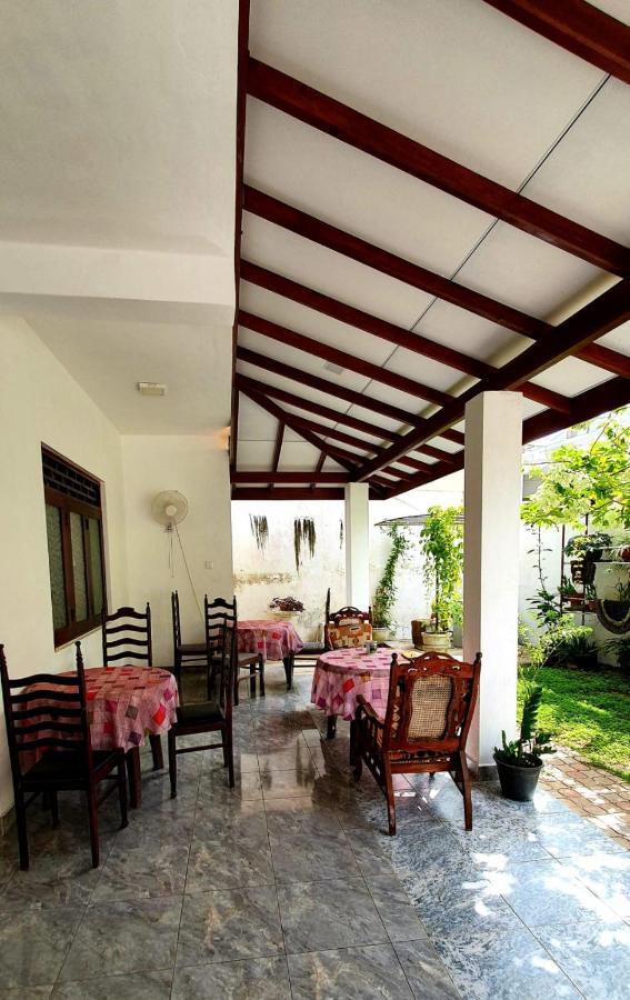 Guesthouse Kind And Love Hikkaduwa Extérieur photo