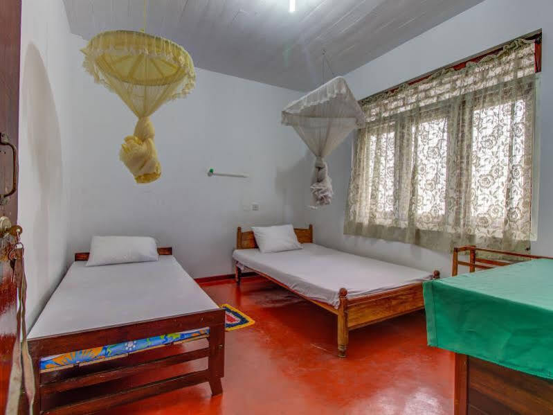 Guesthouse Kind And Love Hikkaduwa Extérieur photo